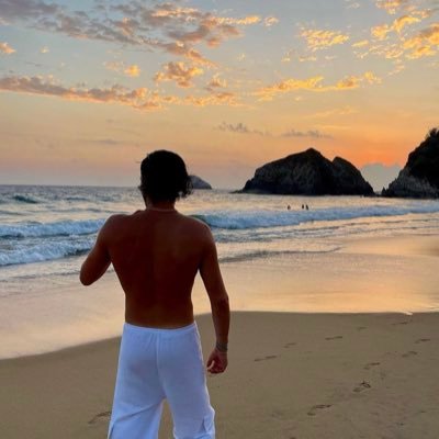 ostinarcus's profile picture. 💵 | I've made $1,671,769 in 2023  | Making YT faceless Channel