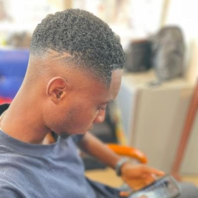 KDjombia15's profile picture. 