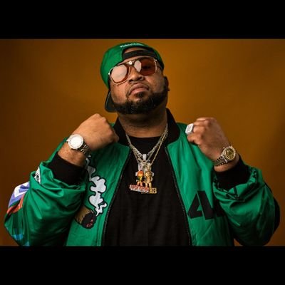 T Ri the shoe guy I'm a Father, Artist, Ceo of Rack Racer Music Group, Exclusive Sole Shoe Shop & R & R Customs Tee Shirts Shop. Devoted Hustla by any means
