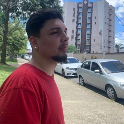 Apresentador/ Comentarista do Virada Paulista Podcast. Ataco de Youtuber no canal Dia de Santos (que também é um blog) e as vezes me arrisco na NBA. ⚽🏀