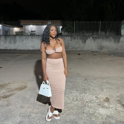 Yasminsant13088's profile picture. 