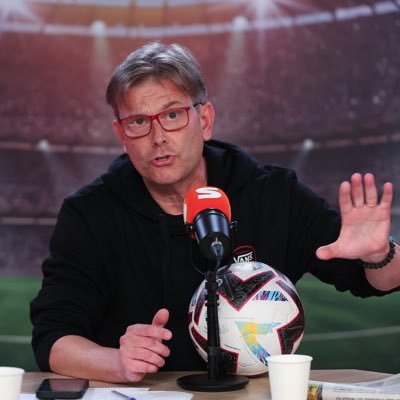 Periodista de @SPORT (SportTV). 15 años en Dep. Cuatro. 23 con el Barça. 14 al #TuDiràs de Rac1. 3 a #ONZE Esport3. Tb opino en Onda Cero, Golazo y RMarca.