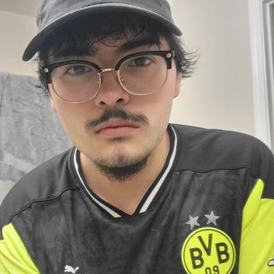 Its_Apache's profile picture. 25 | Duo: @ZachAleman | @BVB 💛🖤 |