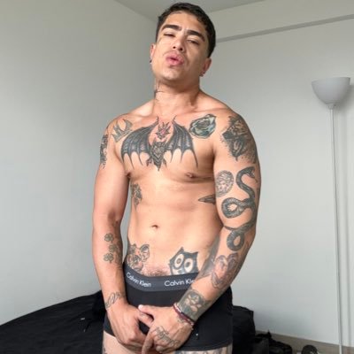 CAIN GOMEZ 😈NO APTO -18 Actor Porno Colombiano Hecho en Medellín🔥🇨🇴