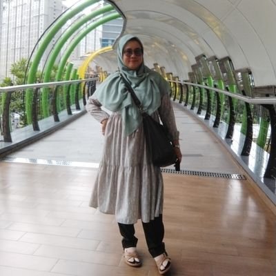 ibu, karyawan, blogger banjarmasin
Member of KEB, Blogger Perempuan
#KEB #BloggerPerempuan #MomBloggerCommunity #BloggerCrony