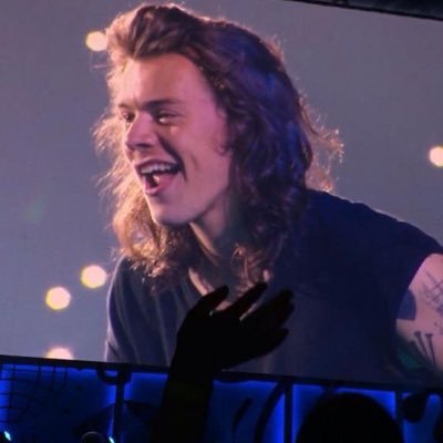 ot5, larrie, ns || i listen to 1D on a daily basis || satellite and headline’s biggest stan || she/her 22 ||