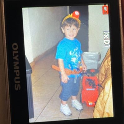 arrayauu's profile picture. 