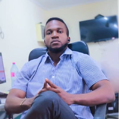 FredCreyson's profile picture. Designer graphique, Entrepreneur, marketiste et tradeur.