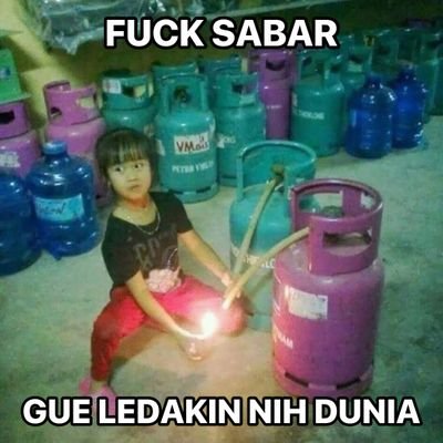 secretpolaov's profile picture. idk