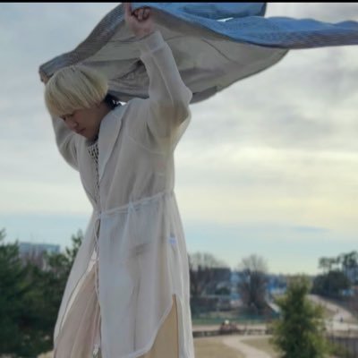 2000_09_12__'s profile picture. 25歳 とうめい天国 @toumei_tengoku_ ボーカルギター 作詞作曲 生き方はメロディ