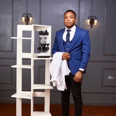 Portharcourt Boy 🧘♂️ Your Favorite 💡Medlab scientist 🔬 💡Music and Pencil artist| Chelsea FC 🌚🤲