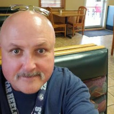 richardmar32031's profile picture. 