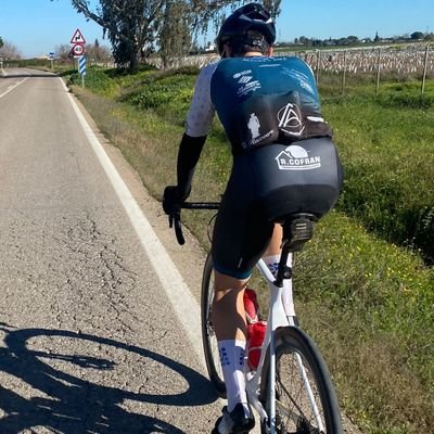 Graduado en Historia / Máster del Profesorado / Máster en Historia del Mundo Contemporáneo.
SFC&Ciclismo
