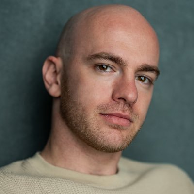 SimonAnthony93's profile picture. Actor| Dancer| Singer| Musician| @felixdewolfe. ‘Let the work you put in speak for you’. Currently in 42 Balloons 🎈 @ The Lowry, Manchester