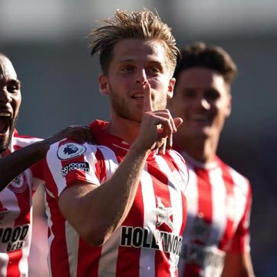 TRONCATSHITHEAD's profile picture. Satan's getting jealous of the wolves they keep reffering us