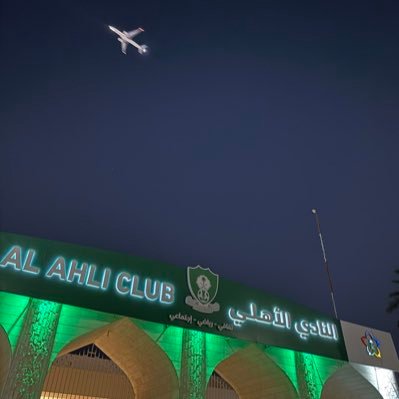 Xinzo0's profile picture. سعادتك مرتبطة بـ إرضاء ربَّك ثُّم تشجيع الأهلي💚⚽️