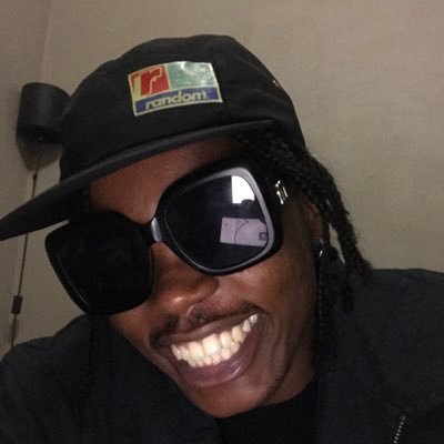 wavey_makhombo's profile picture. BLACK.