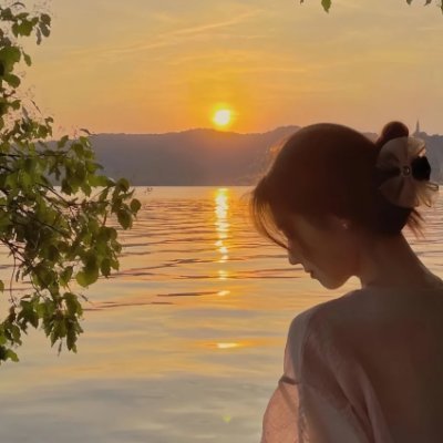 Cindy15274882's profile picture. The outside voice is too mixed, listen to your heart is good.