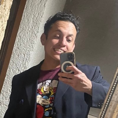 TonyGuttor's profile picture. Chef pastelero en @cup_cakelicious Amante de los deportes. Escritor de Frenesí y La Luna fue testigo.  @libros_antonio Adquiérelos en el link de la bio 📖📦⬇️