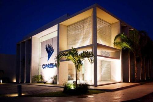 Constructora líder en el desarrollo de proyectos
comerciales, industriales y de servicios en Yucatán. Ganadora del Premio Obras CEMEX.