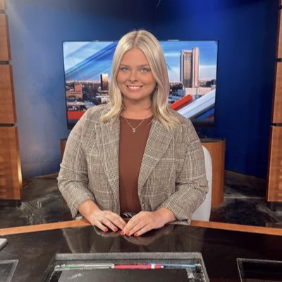 @newschannel10 weekend anchor/primetime reporter | instagram: sydneebatzlaff_tv FL →TX Story idea? Email me! sydnee.batzlaff@newschannel10.com