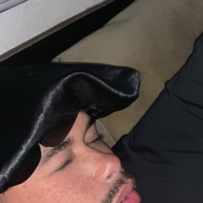 andradezlx74564's profile picture. 