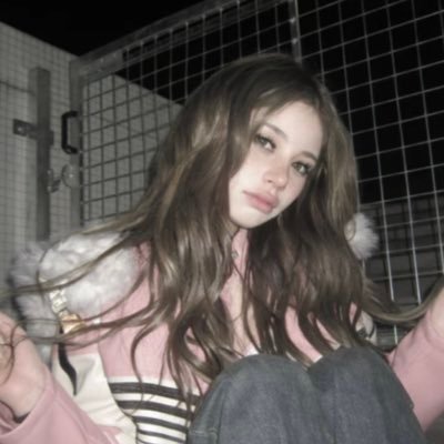 deskpetting's profile picture. 