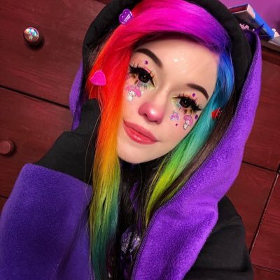 ur local explosion of colours *ଘ(੭*ˊᵕˋ)੭* ੈ✩‧₊˚ i pretty much just write random shit here, vent &post song lyrics. i luv anything rainbow and glittery 🌈✨