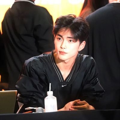 manusyaberdosa's profile picture. ingin memaki dunia