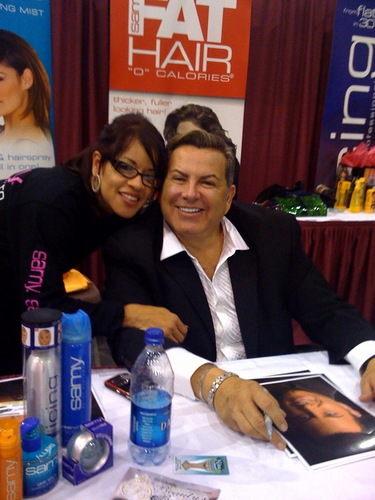 NievesSalon's profile picture. BIOWOMAN