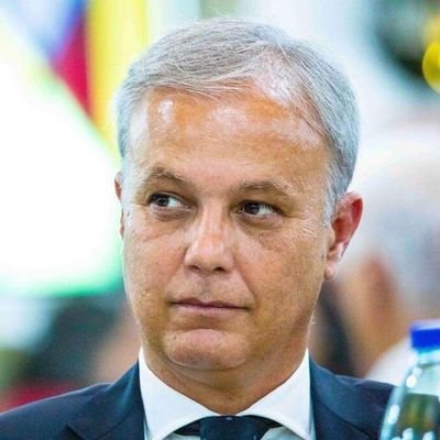 Professor na Universidade Nova. Eurodeputado Chega/Patriots for Europe. De Direita, Católico e Conservador. Sportinguista ferrenho