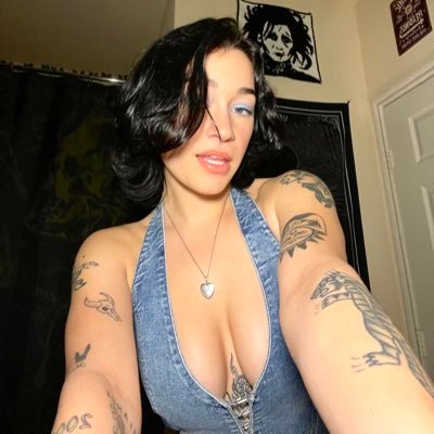 reillyisqueen's profile picture. A💛 (she/her) 🏳️‍🌈