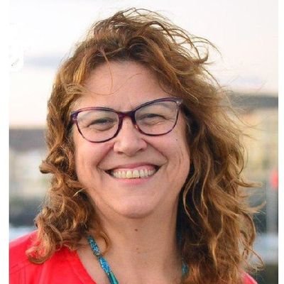 Mujer, canaria, antifascista, feminista, docente.
Candidata al Parlamento Europeo por Podemos y Consejera Autonómica de Podemos Canarias.