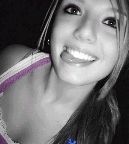 Aquariana,15 aninhos,amiga,gentil,doida,feia :3 e mts coisas kk' (:
me segue? juro que te sigo de volta *-* s2