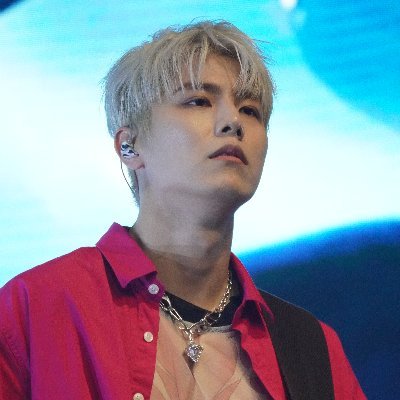 For Lee Taegyeom (formerly Jaehyeong) — 이태겸 ♡ 더로즈
우리 제일 빛나는 베이스 이태겸
