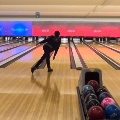 HuQ51410's profile picture. 両手投げのボウラー 遅いレーンを克服中                    ボウリング専用Twitterです。                                    フォロー気兼ねなくどうぞ