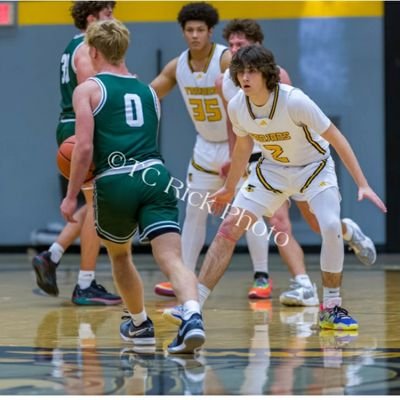 Basketball / Class of 2024 / Traverse City Central high school / 6'5 / Wing / 231-883-8346