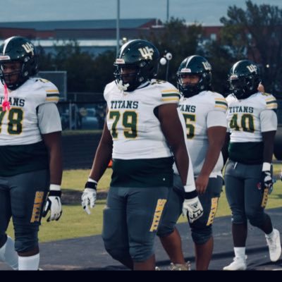 6’4 290 C/G class of 26 wsfhs🔰contact adrianmc466@gmail.com, GPA 3.2