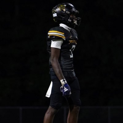 Forest Hills HS/CO25’ /Height: 6’0 “/ Weight:165 / ATH⭐️/4.5 40yard / CB / WR / S . / check out this highlight highlight https://t.co/sfUlBz6rpy