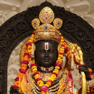 यदा यदा हि धर्मस्य ग्लानिर्भवति भारत। अभ्युत्थानमधर्मस्य तदात्मानं सृजाम्यहम्।। परित्राणाय साधूनां विनाशाय च दुष्कृताम् ।
धर्मसंस्थापनार्थाय सम्भवामि युगे युगे।