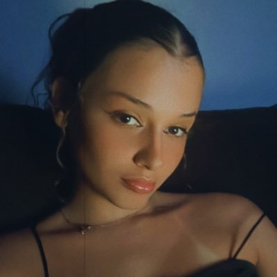 📿💃🏽🖤