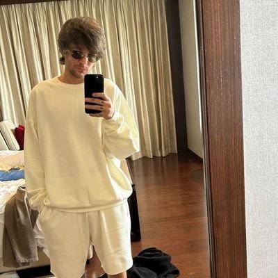 Chichamorada_'s profile picture. Tratando de sobrevivir a la facultad de Derecho.

Cómo que este 2025 egreso de la poderosisima facultad de Derecho?