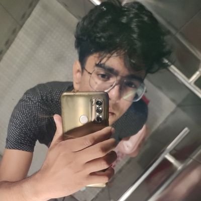 p0ym0y's profile picture. Big dreams 
And a mad man chasing them
That's it