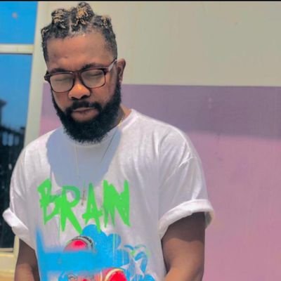 I am the Light of God... Yahweh's own..
Product Designer...
Life Coach...
Football enthusiast... Up United