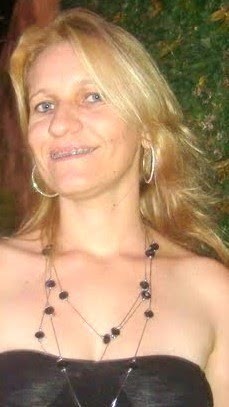 Sou uma pessoa  cristã,super extrovertida,amiga,companheira e adoro fazer novas amizades*-*