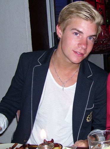 PerraJohansson's profile picture. Nyexaminerad mediastudent med sportjournalistiska framtidsdrömmar. Gillar sport i allmänhet - hockey i synnerhet!