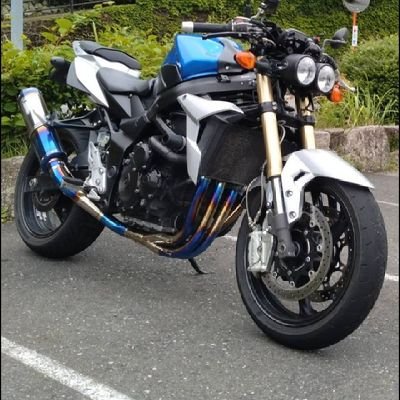 JunJun_GioGio's profile picture. みかん里で暮らしております。

格ゲー昔良く好きでやってました。
シェンムーは人生のバイブル。
趣味はオートバイに乗ること。

愛車は神の排気量ナナハンです。

GSR750乗り。

シェンムーⅢ支援者。