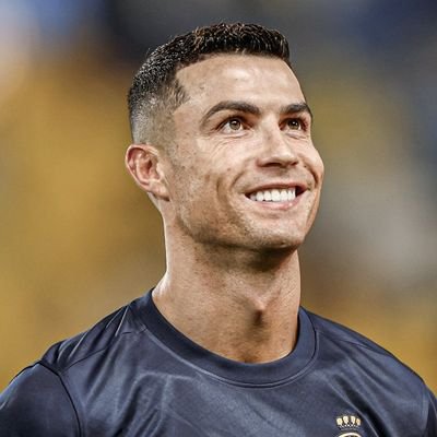 I am me. DM to know more.
CR 7 is the 🐐