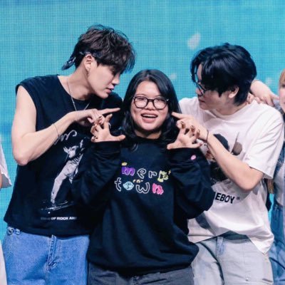 ( fan account) You’ll never be alone on that stage — that’s our promise to you 룩빧 ลูกปัด 📸@prem_space @bb0un♡ 🐱🐷 #บุ๋นเปรม