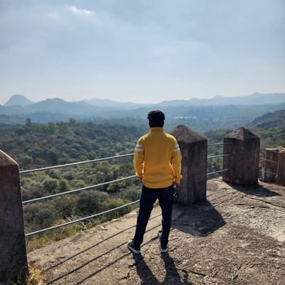 Nikhil_Thakor47's profile picture. 🎮🏏#TeamIndia❤ #whistlepodu 🦁💛 Forever❤
Har Har Mahadev🔱❤
Jay Mataji❤